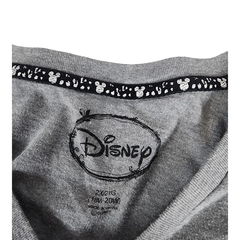 Disney Mickey Minnie Mouse Gray Sleepwear Graphic T-Shirt V-Neck Plus 2X 18W-20W - Picture 2 of 8